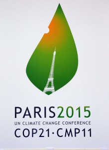 2015年1月14日拍摄的照片显示了即将到来的联合国气候变化会议的标志,缔约方会议21日在巴黎峰会,2015年1月14日。法新社/雅克DEMARTHON照片