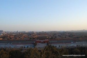 从山顶上,你可以看到老北京…
