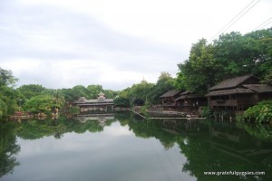 这只是庞大的锦绣中国公园的一小部分。