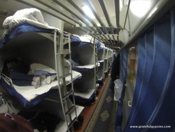 中国火车上的卧铺。