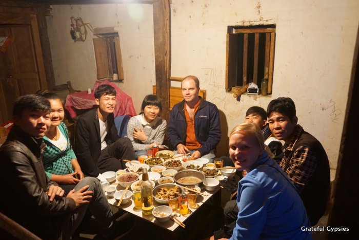 村里的年夜饭。