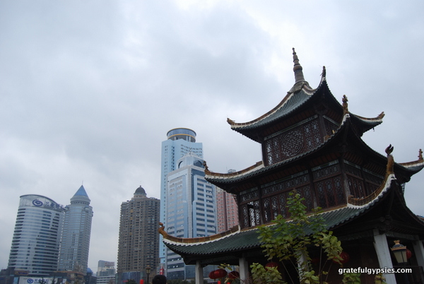 中国新老建筑。