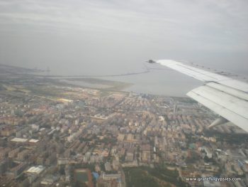 如何用中文买机票