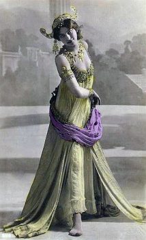 马塔·哈里（Mata Hari）