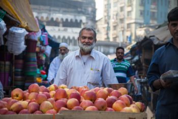 孟买的Pathan水果卖家