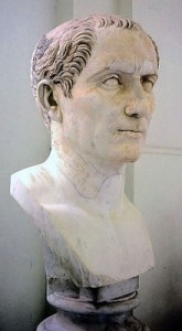 凯撒大帝半身像。由WikiCommons提供。