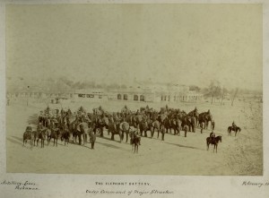 1880年代白沙瓦的大象炮台。由WikiCommons提供。