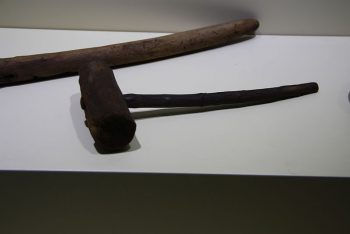 意大利米兰考古博物馆。古罗马木制锤子。由Giovanni Dall'Orto和Wikimedia Commons提供。