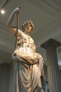 密涅瓦雕像，罗马女神。由Wikimedia Commons提供。