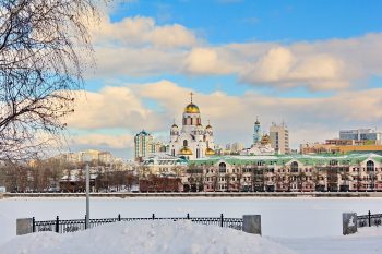 城市景观和东正教教堂