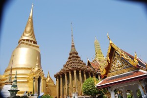 曼谷佛寺内部。